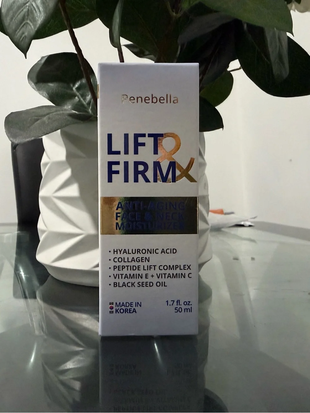 Lift & Firm Anti-Aging Face & Neck Moisturizer - White/Gold